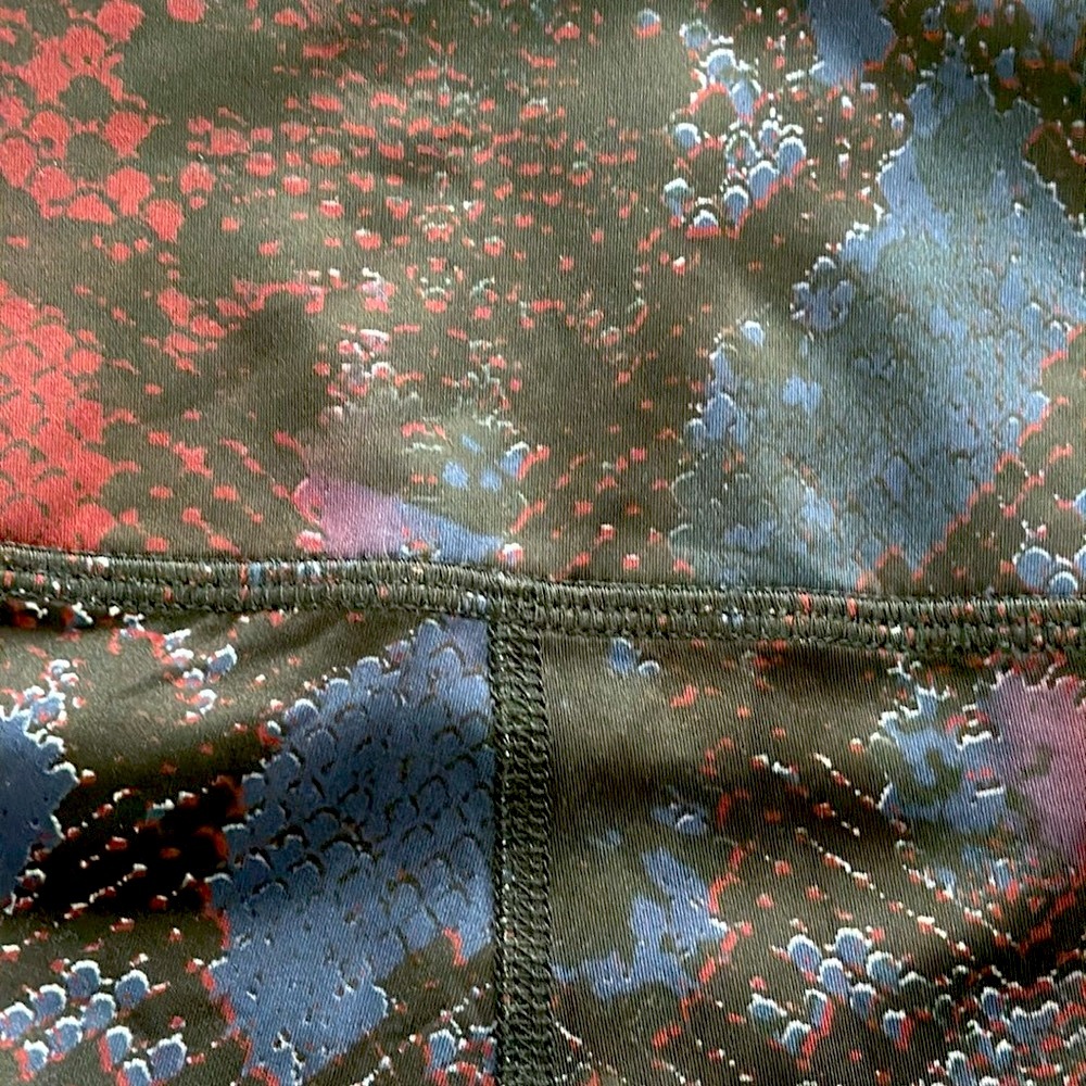 Noli Active Unique Snake Print Black, Gray/Blue, & Dark Red Mid Waist 7/8Legging - Picture 6 of 7